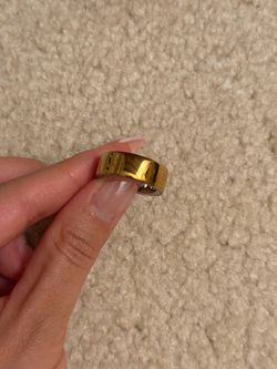 oura ring gold size 7 with charger