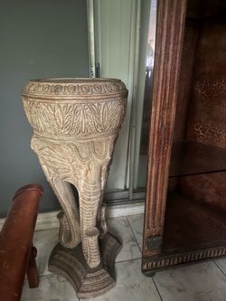 Vintage Regency Three Elephant Plant Stand/Pedestal