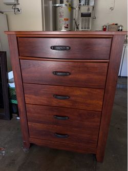 Dresser & matching nightstand