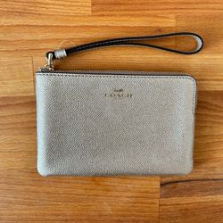 Coach Corner Zip Wristlet