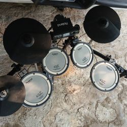 Like New Roland TD Series Mesh Head Electronic Drum Set 