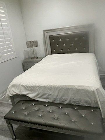 Queen Size Bedroom Set