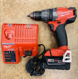 Milwaukee M18 FUEL 18V Lithium Ion Brushless Cordless 1/2” inch Hammer Drill Driver with Battery & Charger