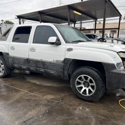 2003 chevy avalanche parts outlet