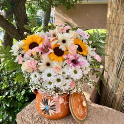 Ollitas Floral Arrangements 