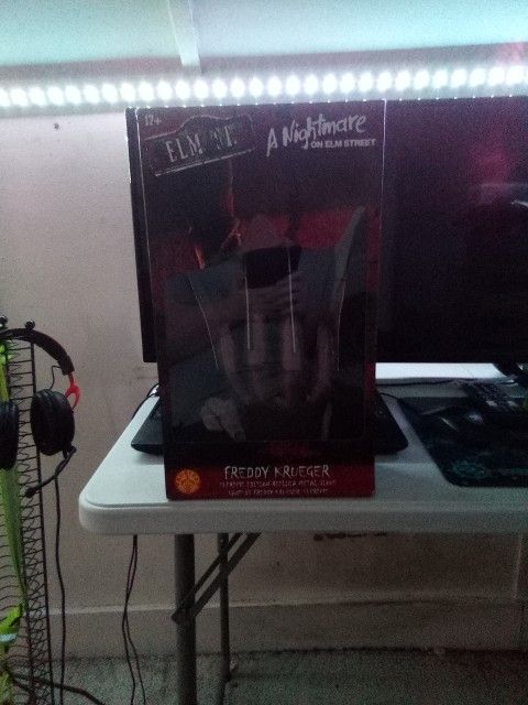 Freddy Krueger Metal Gloves