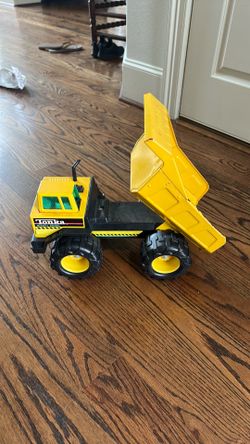 Tonka mighty steel dump truck
