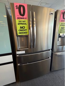Frigidaire fridge with water dispenser and ice maker