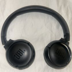 JBL Tune 520BT