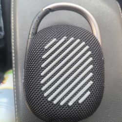 jbl clip 4.. barely used... no box.. no charger.. $30 or best offer..must go