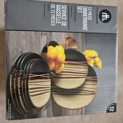 Hometrends 12-Piece Stoneware Dinnerware Set - Like New - $20