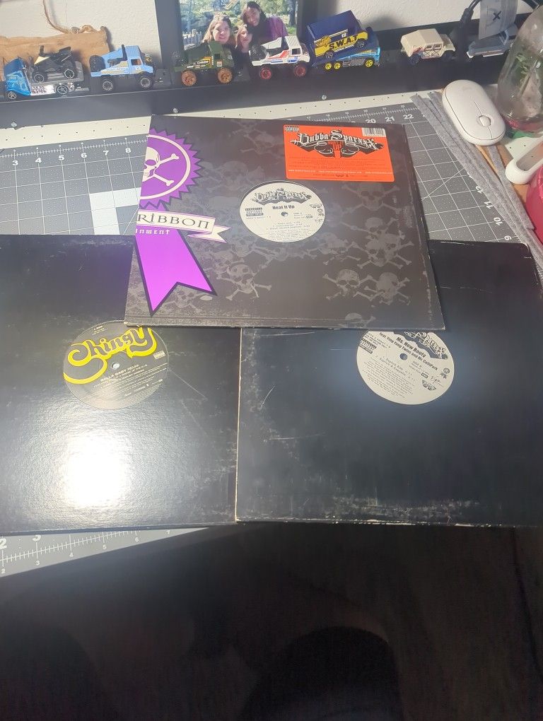 Lot Of 3  Vinyl Records   "Singles"