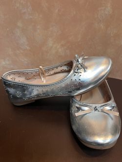 Kensie Girl Silver Ballet Flats Dressy Shoes Sz 2