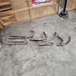 2022 Harley Road King Exhaust