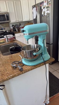 KitchenAid professional HD mixer works perfect. Excellent condition.