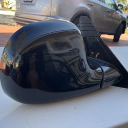 General Motors Right Side Mirror 