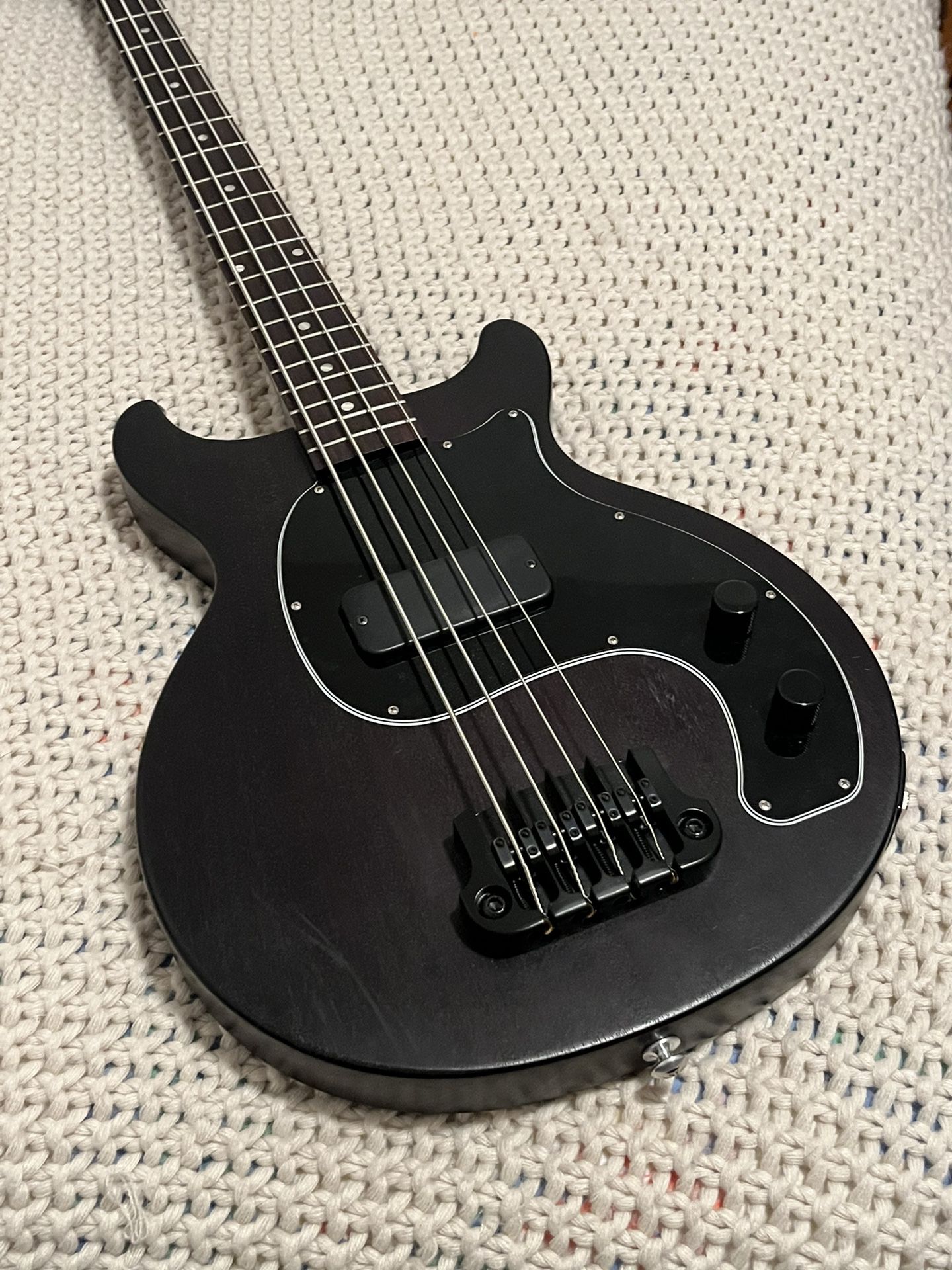 Gibson Les Paul Junior DC Short Scale Bass Guitar 