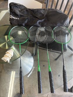 Quest badminton racket