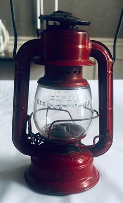 Vintage Red Dietz Comet Kerosene Lantern - Antique Farmhouse Decor