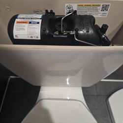 Kholer pressure assisted tank