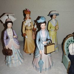 AVON, 8 , Figurines, Collectible, Mint Condition.