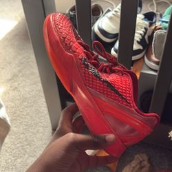 Size 7 kobe reverse grinches