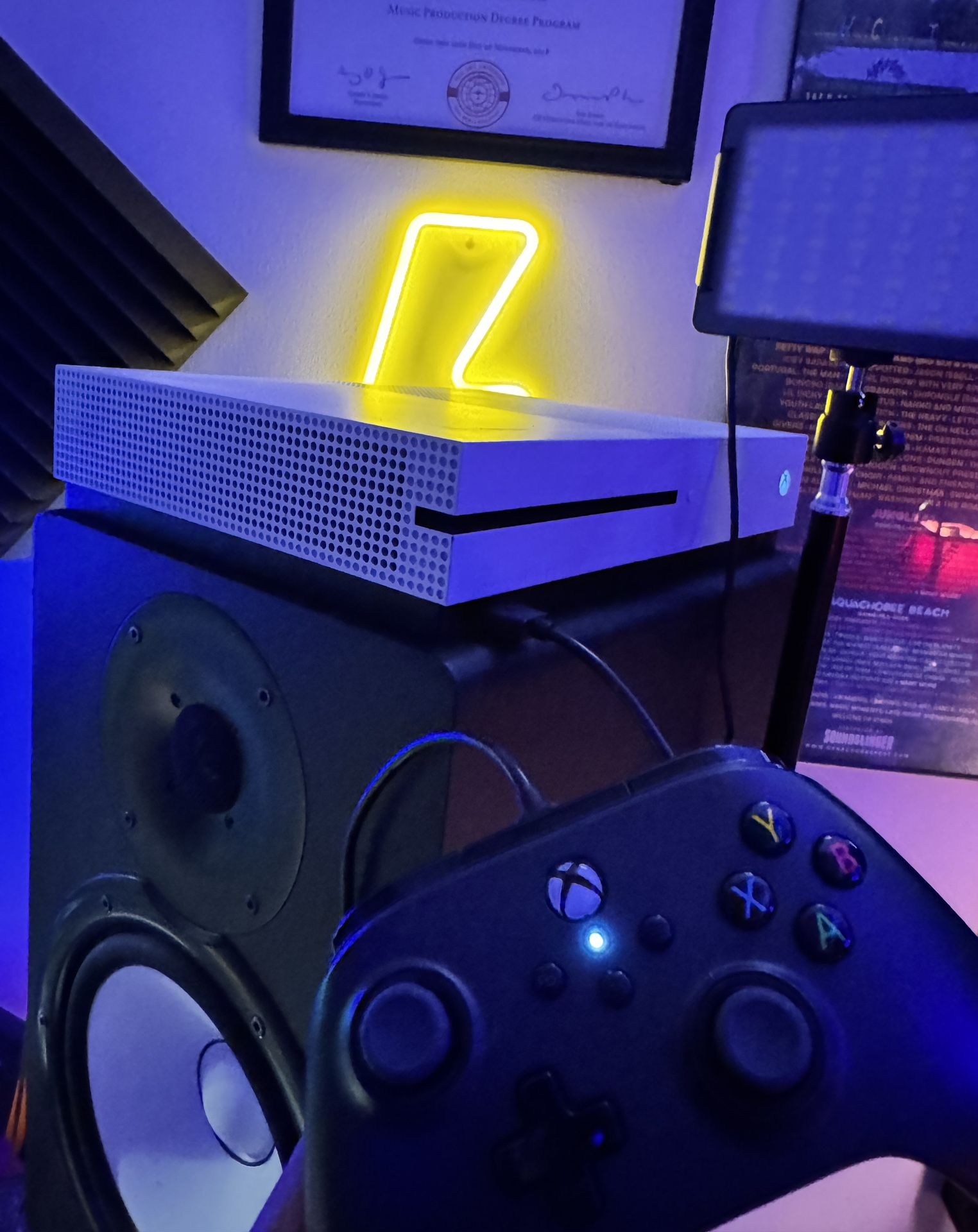 Xbox One S w/14 games & Controller