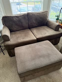 Loveseat & Ottoman