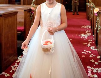 Off white flower girl dress size 8