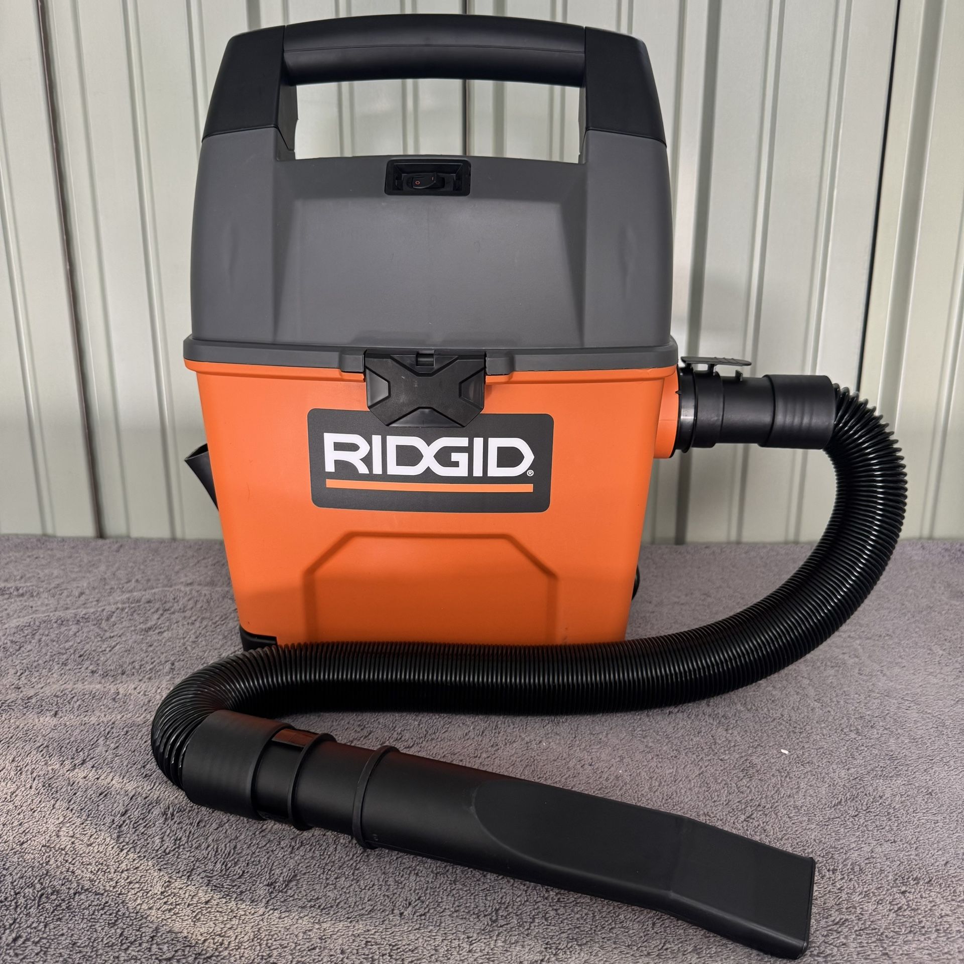RIDGID 3 Gal. 3.5 Peak HP Handheld Shop Vacuum Wet Dry Vac with RIDGID SWEEP Dust Pan, Filter, Locki