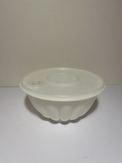 VINTAGE TUPPERWARE Jello Mold  3pc #776-2 Mold, #777-2 Core, #632-9 Insert Star