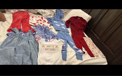 Size 2T baby girl clothes