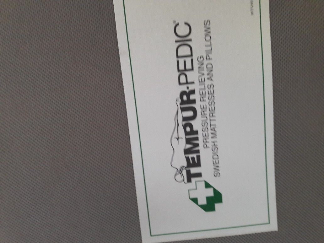 Full Mattress TEMPUR PEDIC GOOD CONDITION