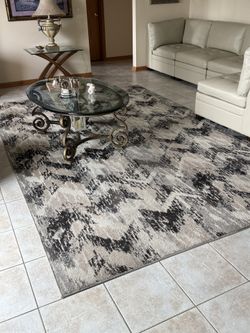ESTATE SALE !!!!! HUGE Living room Rug From Costco MSRP $499