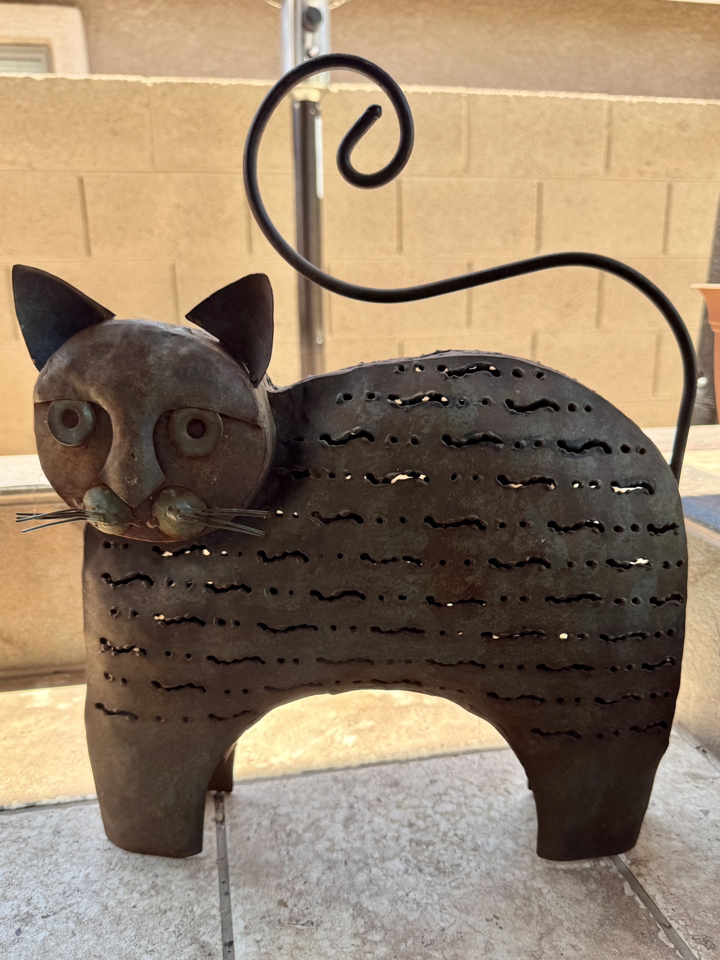 Metal Cat Light