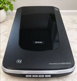 Epson Perfection V500 Photo Scanner – Flatbed Film & Photo Scanner