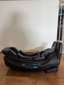 Nuna  Infant Car Seat Base For Pipa Series 