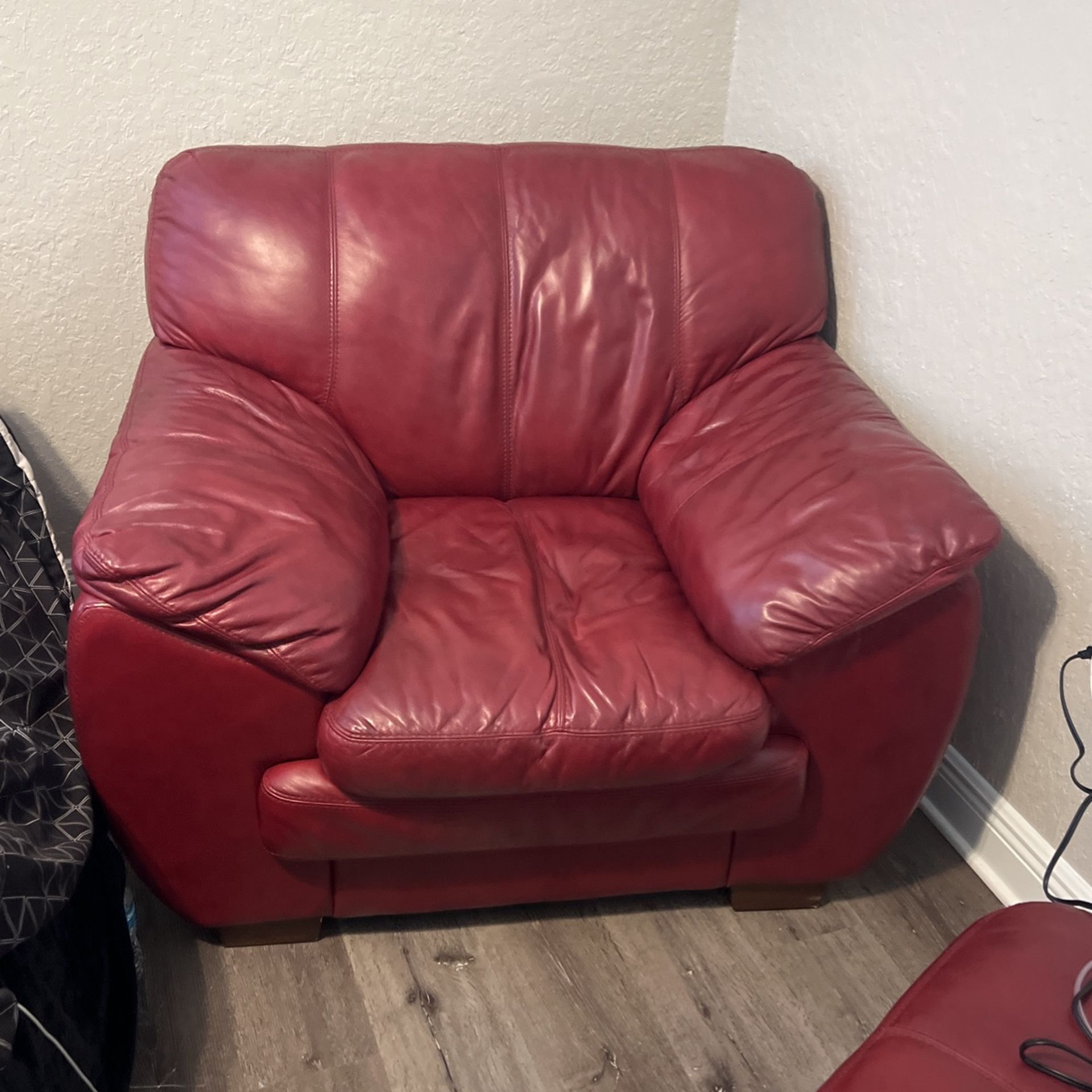 Free Comfy Chair with Matching ottoman!