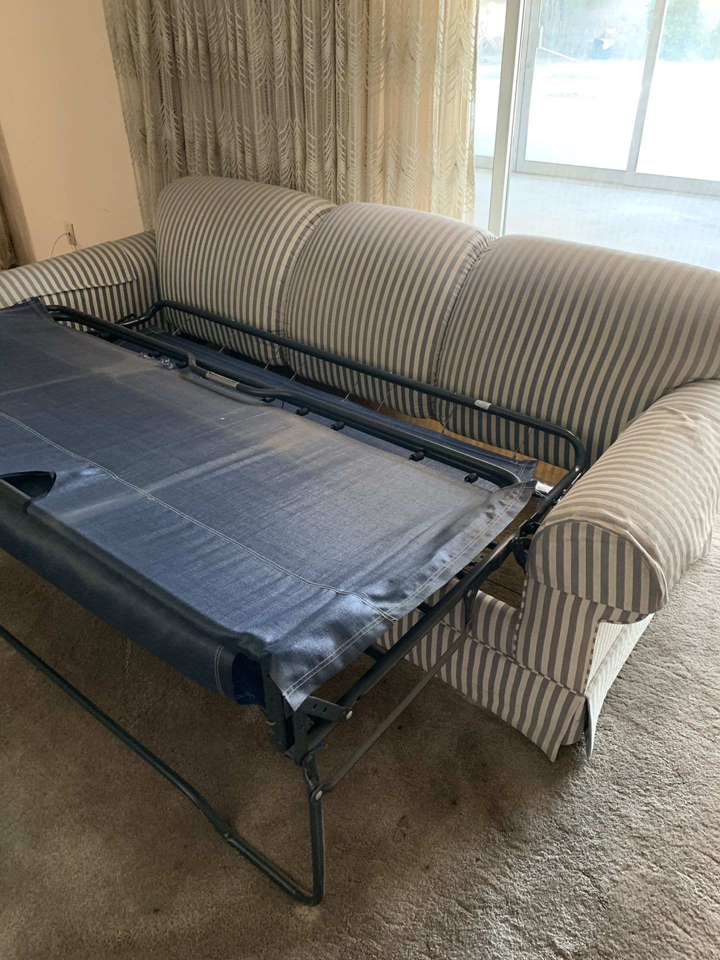 Lazy Boy Sleeper Sofa w/mattress for Sale in Lancaster, CA OfferUp