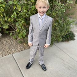 Perry Ellis Five Piece Suit Little Boy Size 4 (Runs Big)