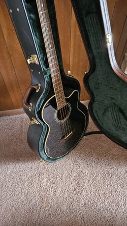 Acoustic Bass Guitar w/ Hardshell Case 