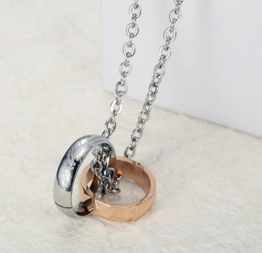 Interlock necklace