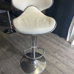 vanity/ office chair