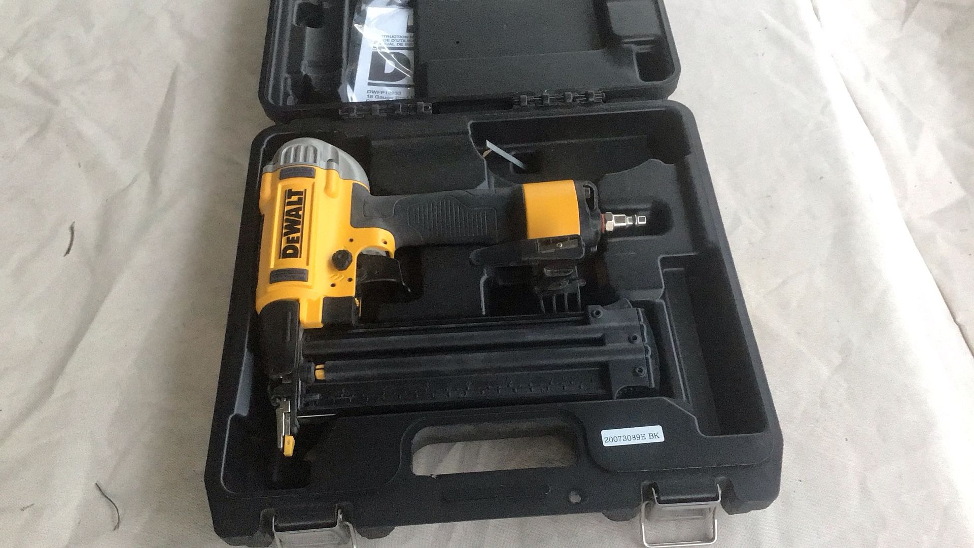 DeWALT 18Gauge Brad Nailer  (Air Gun)