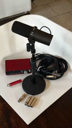 Podcast Kit - Shure SM7B + Focusrite Scarlett 2i2 + sE DM1