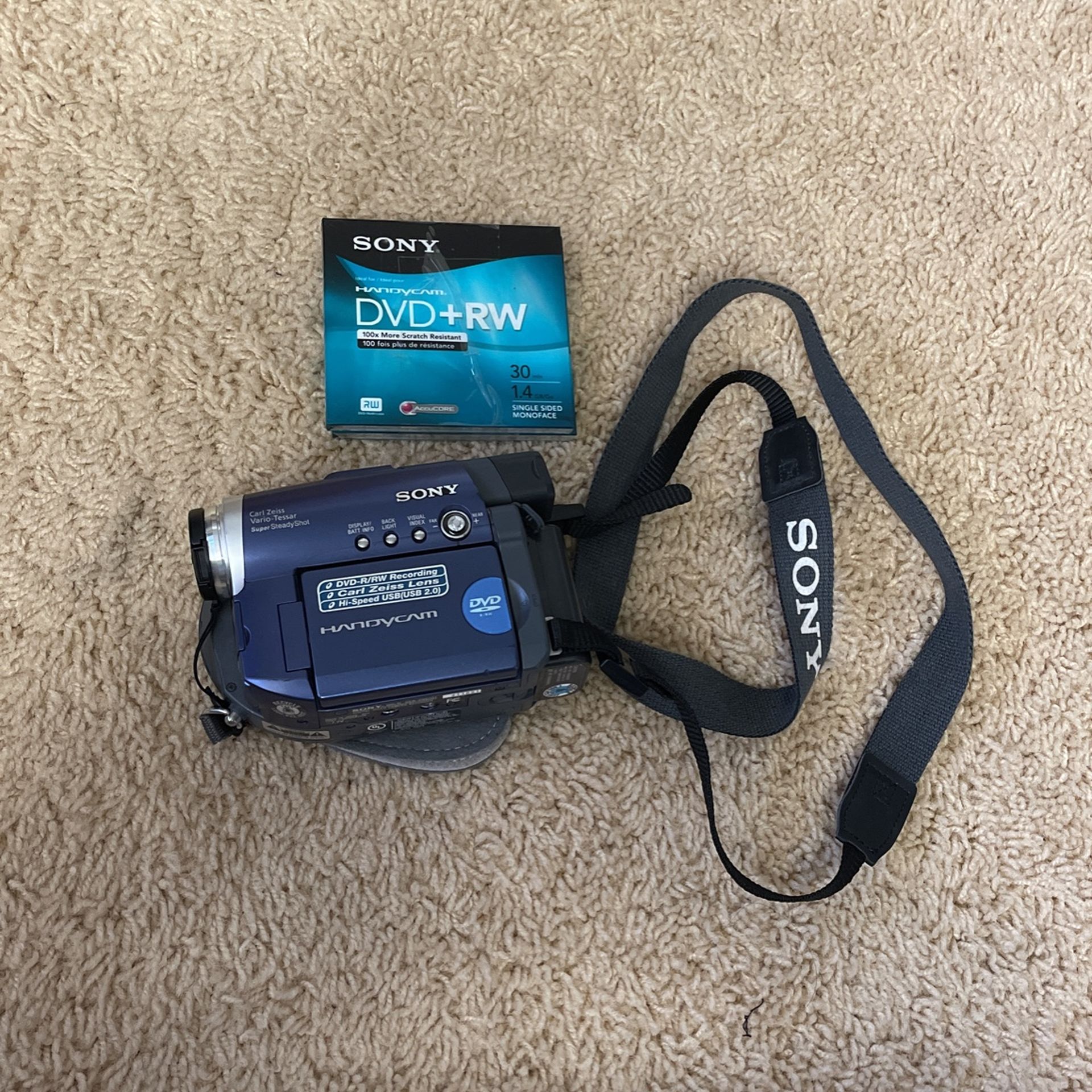 Sony DCR-DVD101 Handycam Digital Video Camera Recorder DVD-R/RW 120xZoom