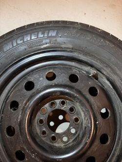 Michelin Defender 215/60 / R16