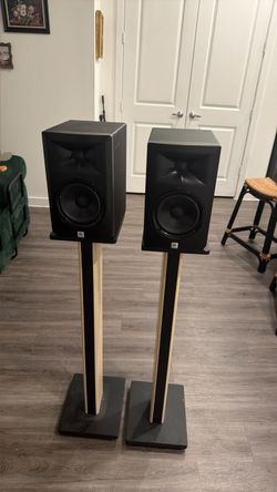 JBL LSR305 5inch Studio Monitors with Monitor stands