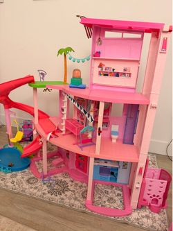 Barbie DreamHouse no furniture