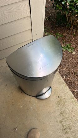 Kitchen Trash Can - Simplehuman
